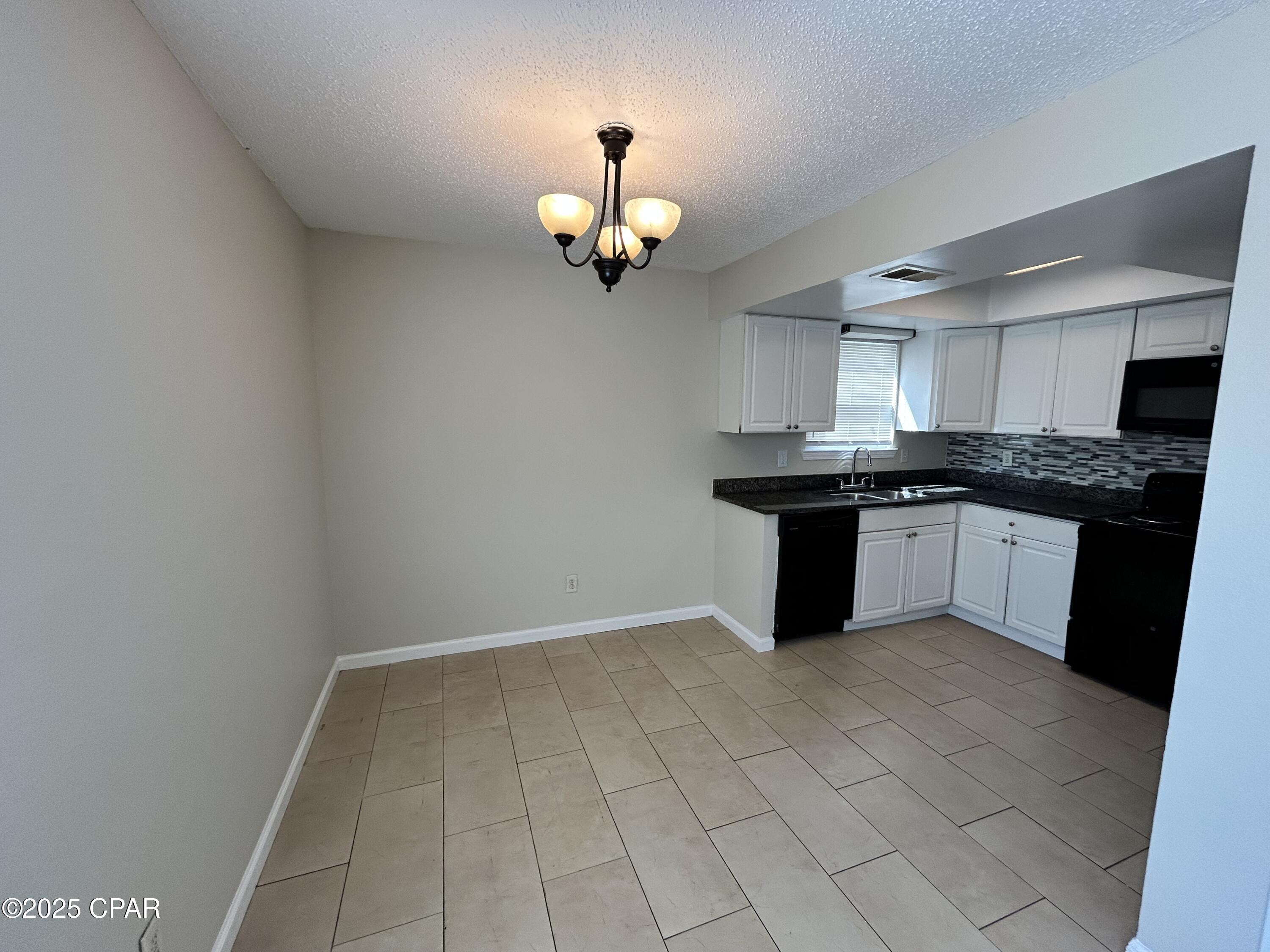 Image 3 For 3914 11th Street 202