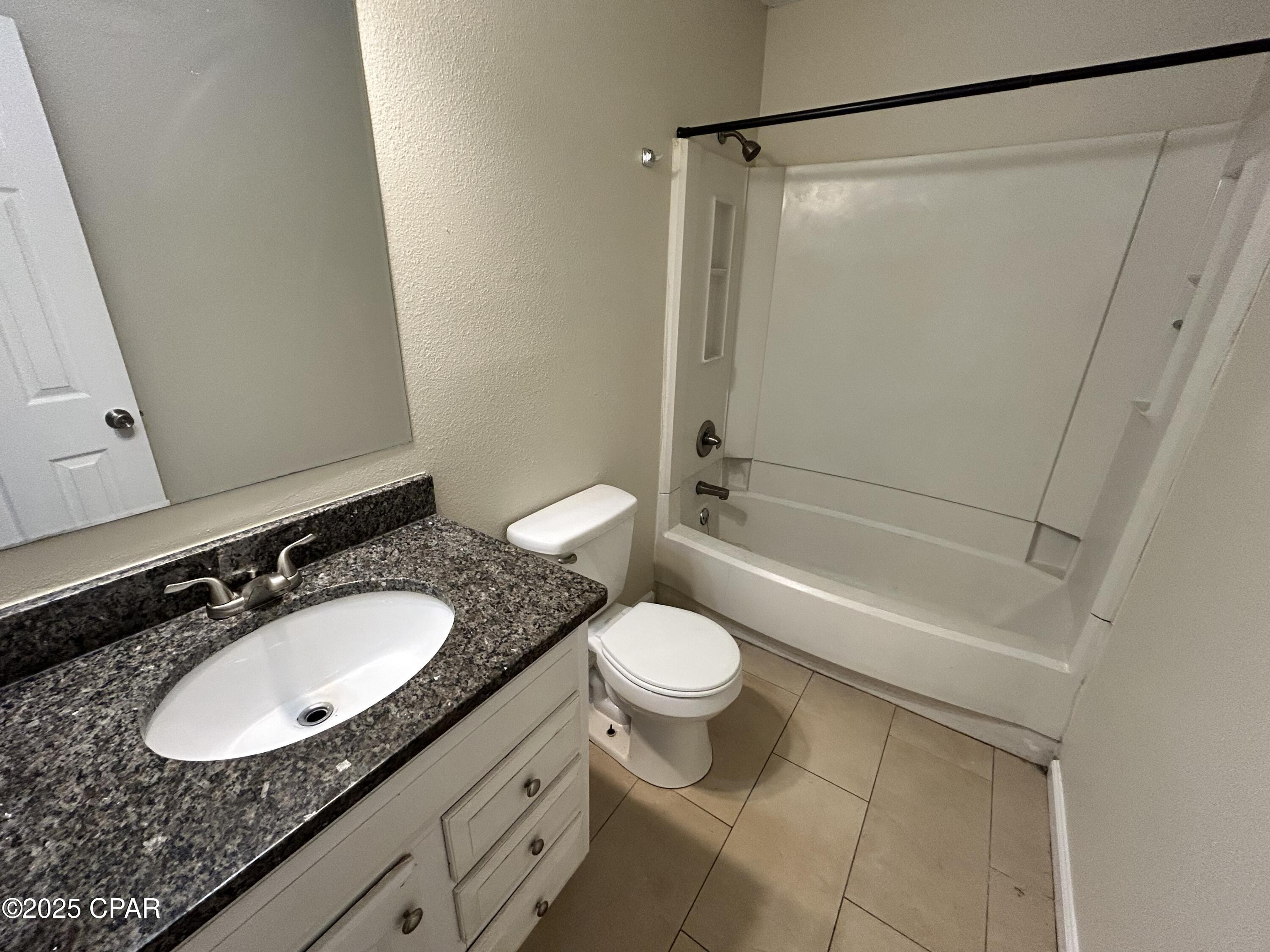 Image 6 For 3914 11th Street 202