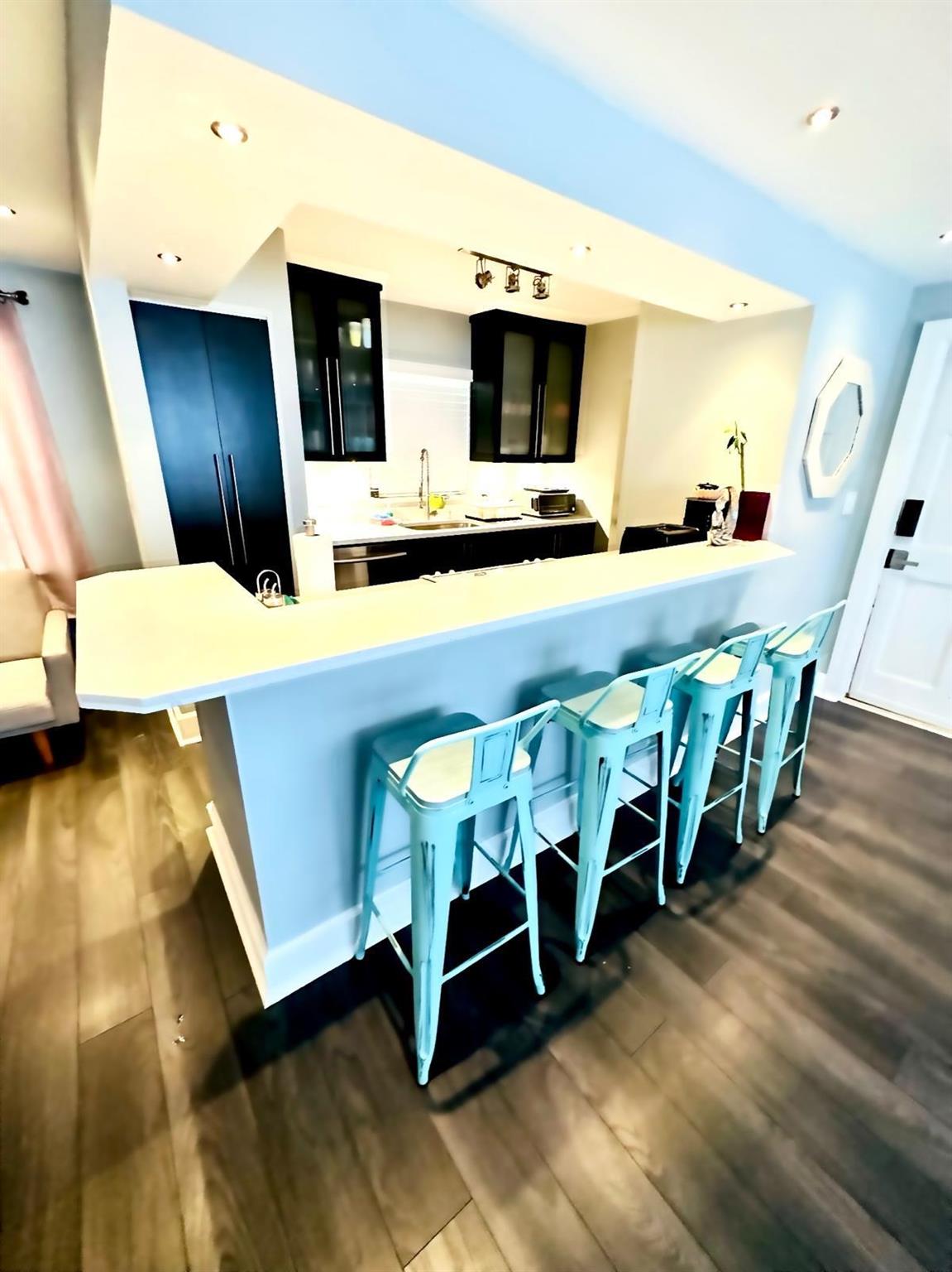 Colonial Manor West Apart