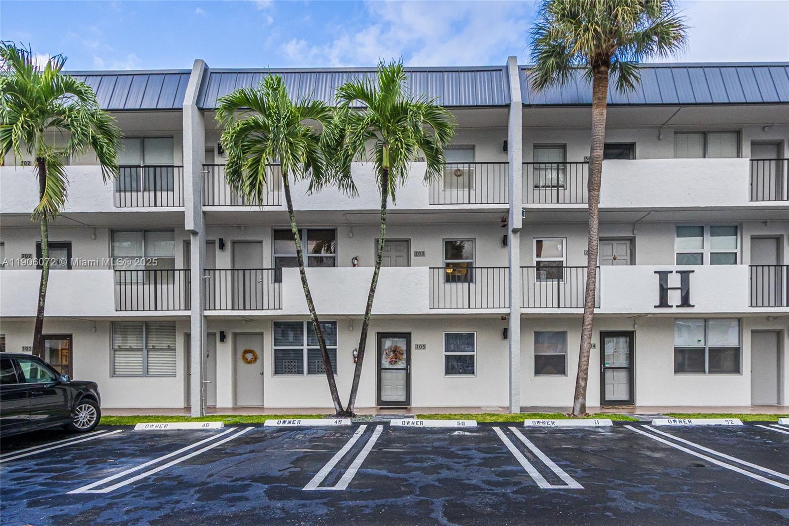 Island Club One Condo