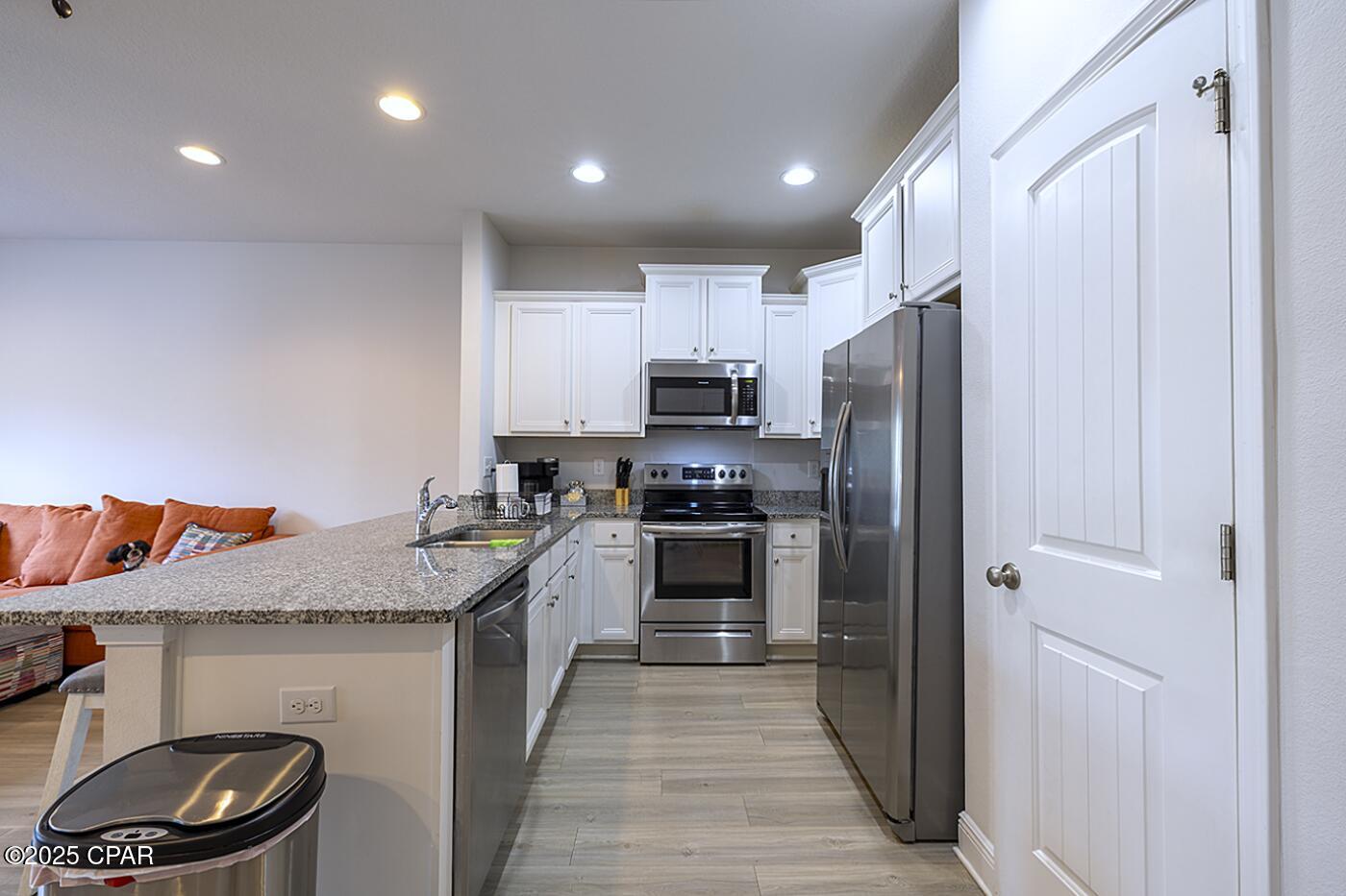 7nxmi6hzqvw3yt5kpnbunmc Y8o1uchzwwh8lr_heni