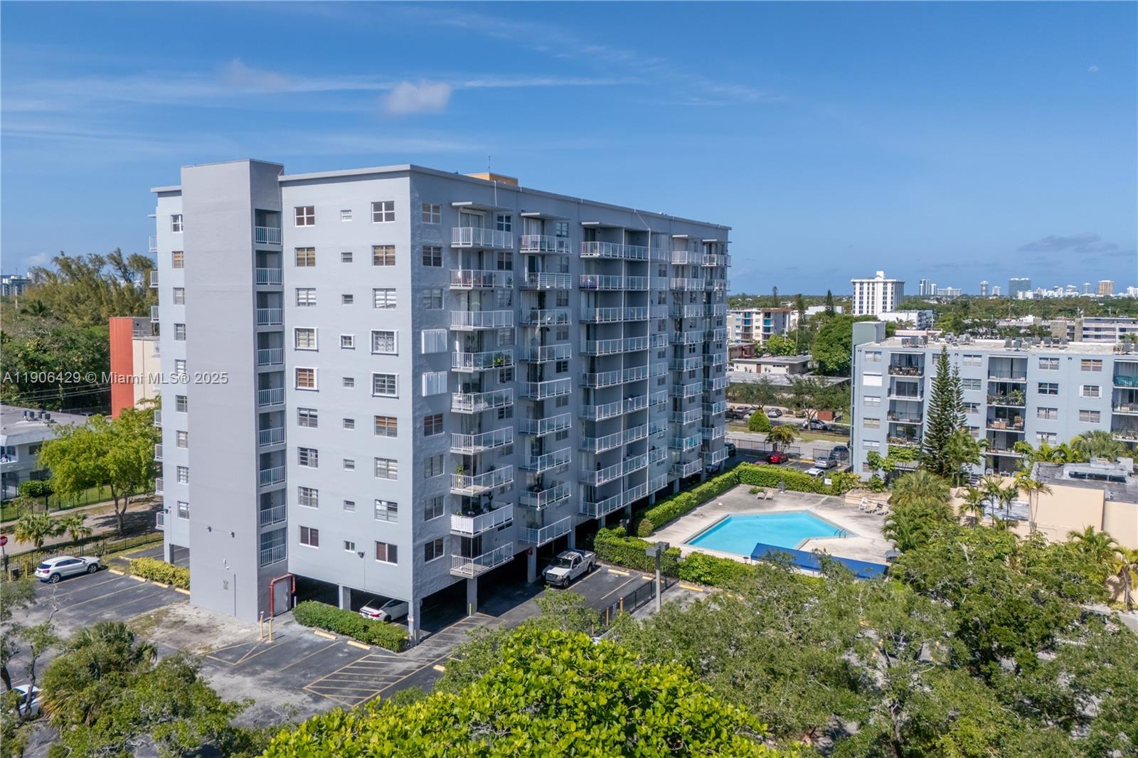 1470 125th Ter Unit P H9, North Miami, Florida 33161