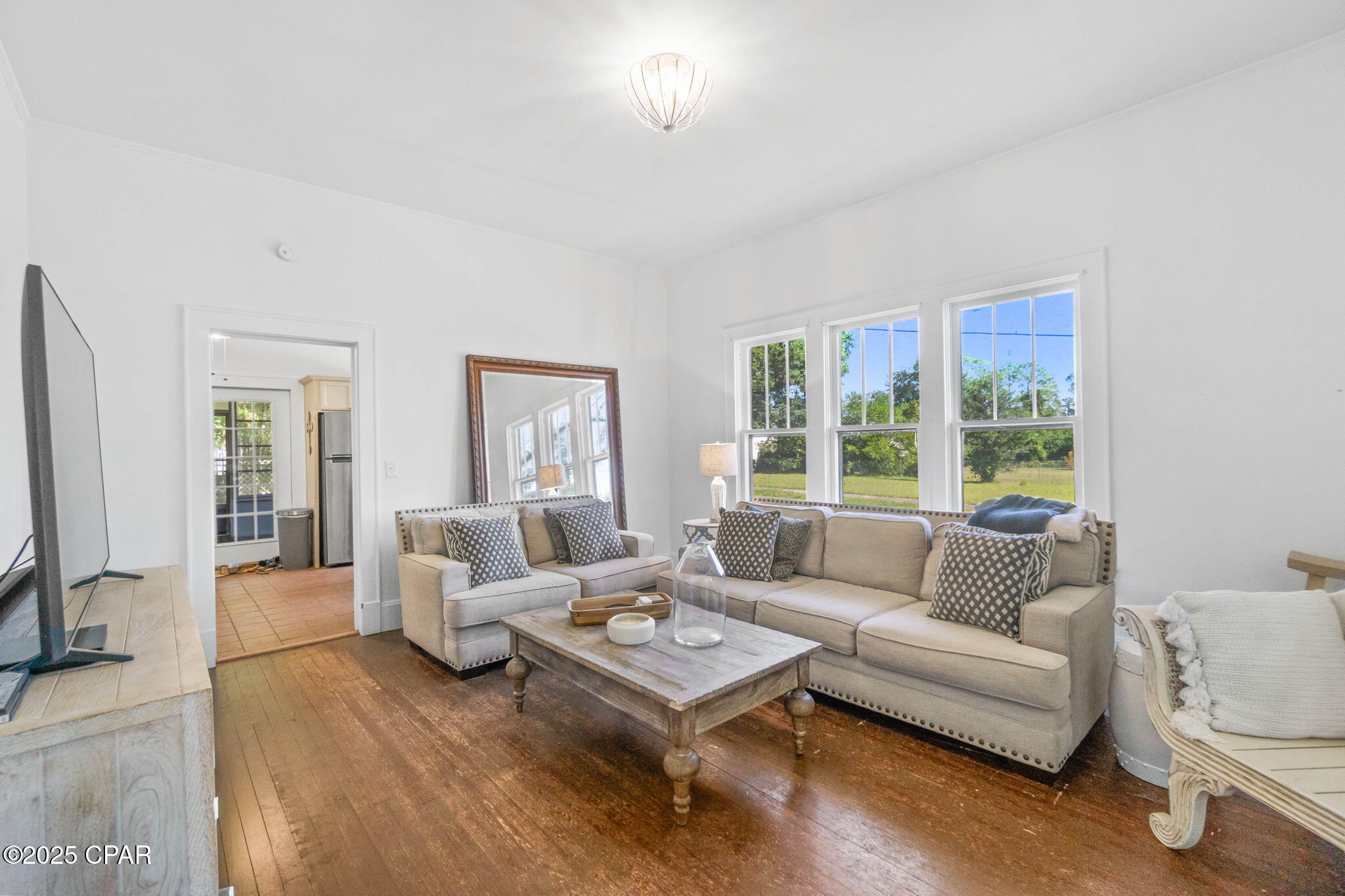 Image 4 For 1322 Coggin Avenue