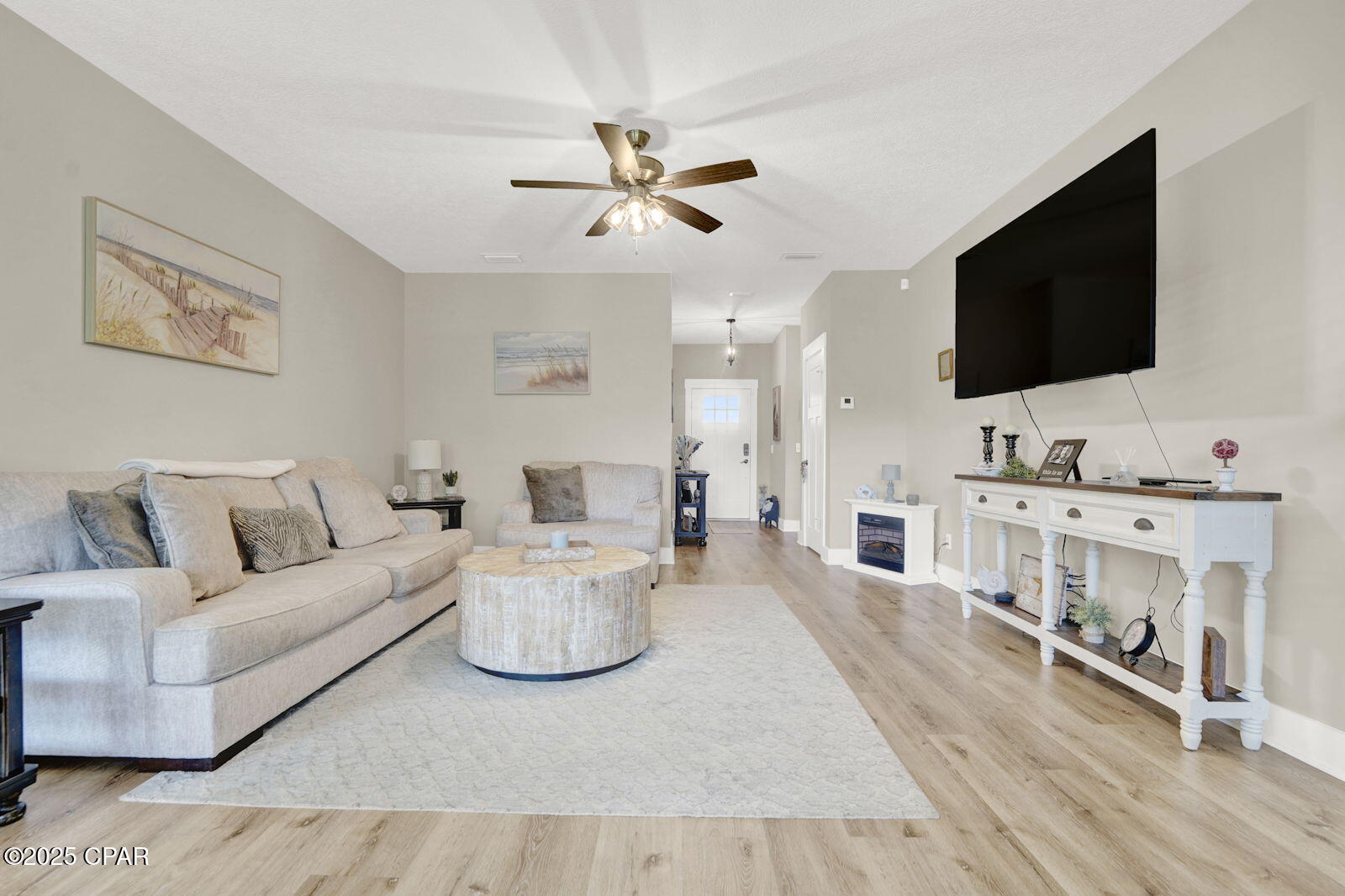 Dbyevrjbarwtjjn V8xetqrabrcwdhjkrmw76lhgolm