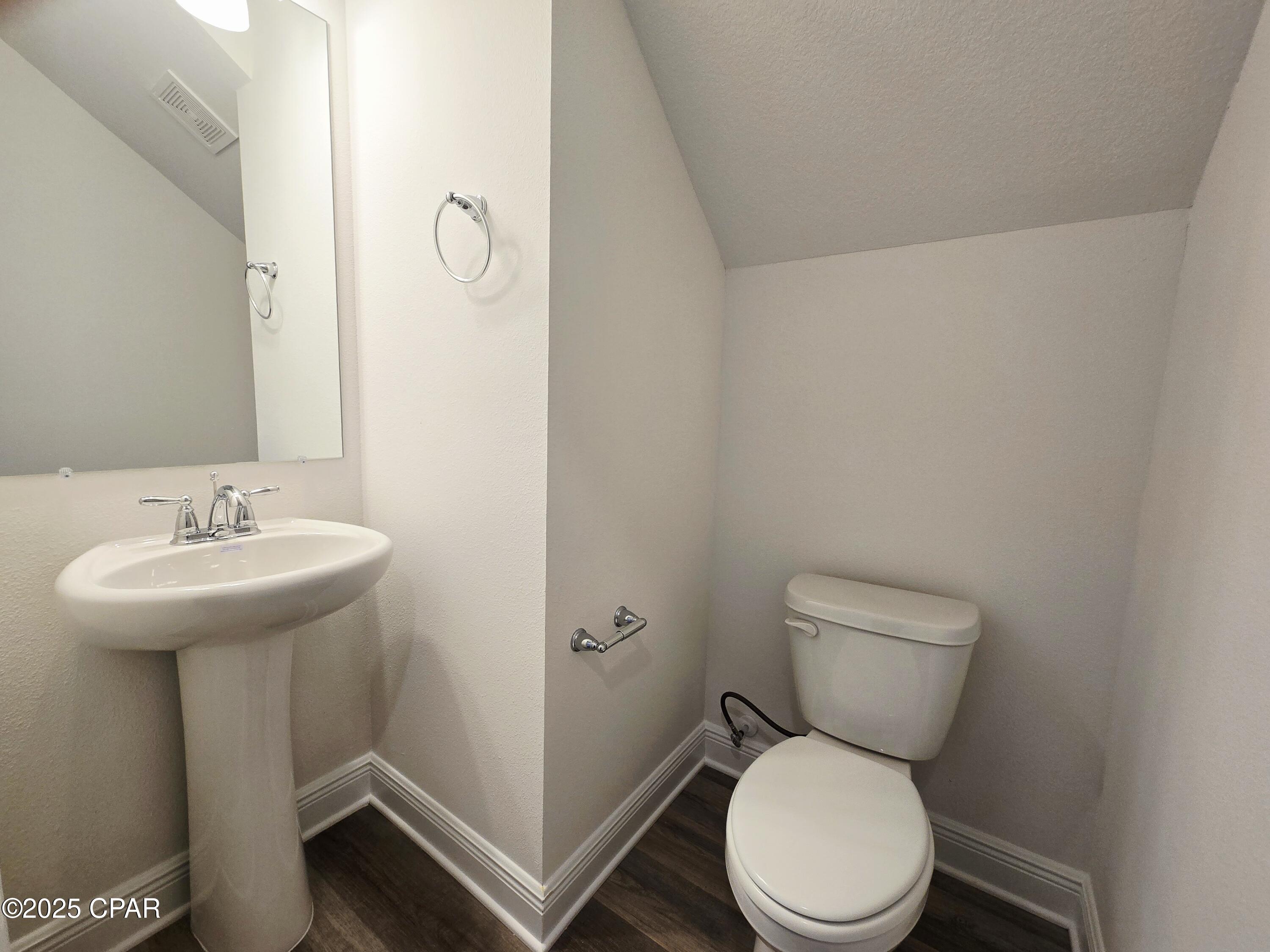 Bk_r0mlwo9kzm8bsmslufg_aacsa Tthua2qykdkwvq