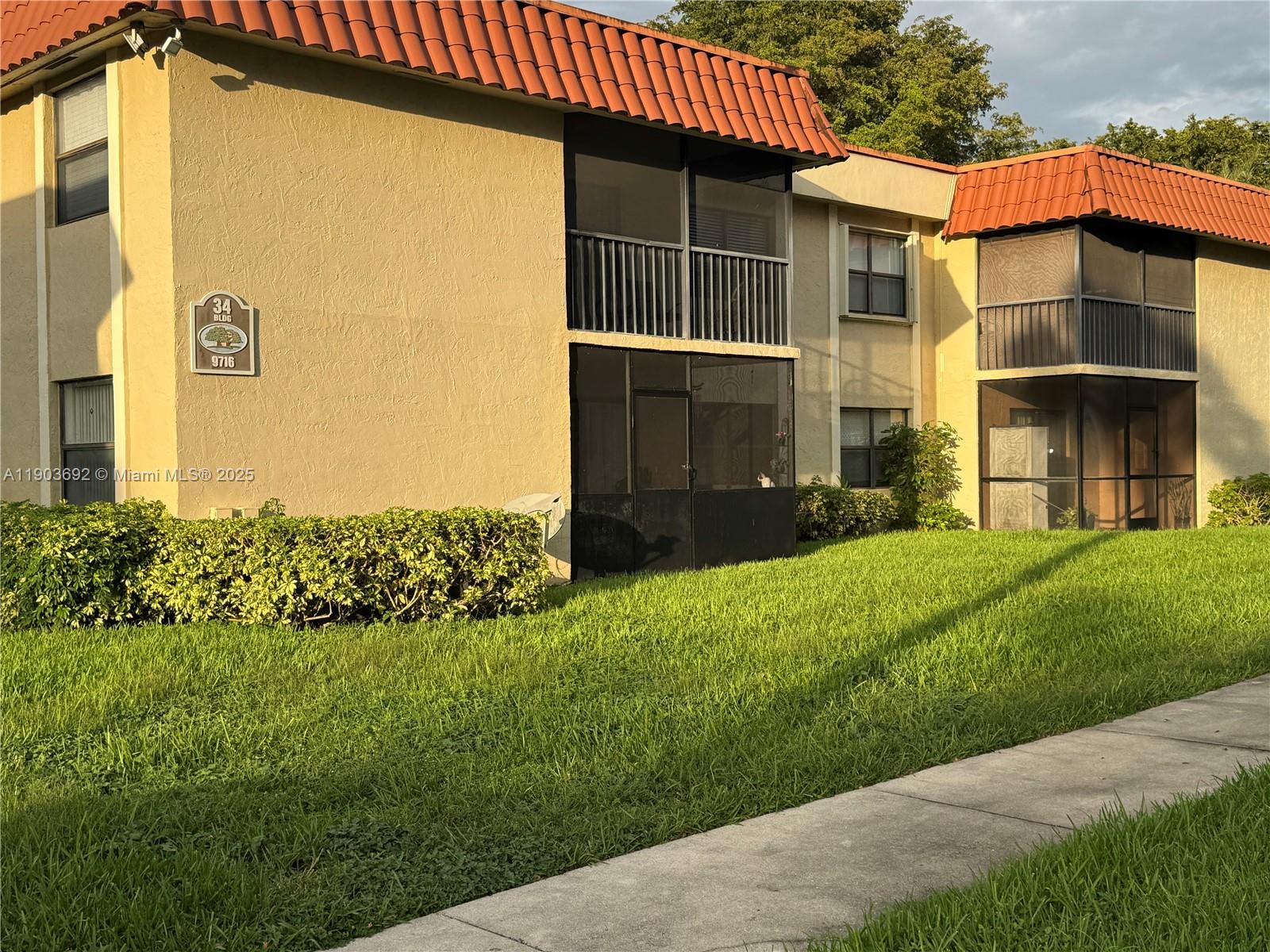 Banyan Tree Four Condo