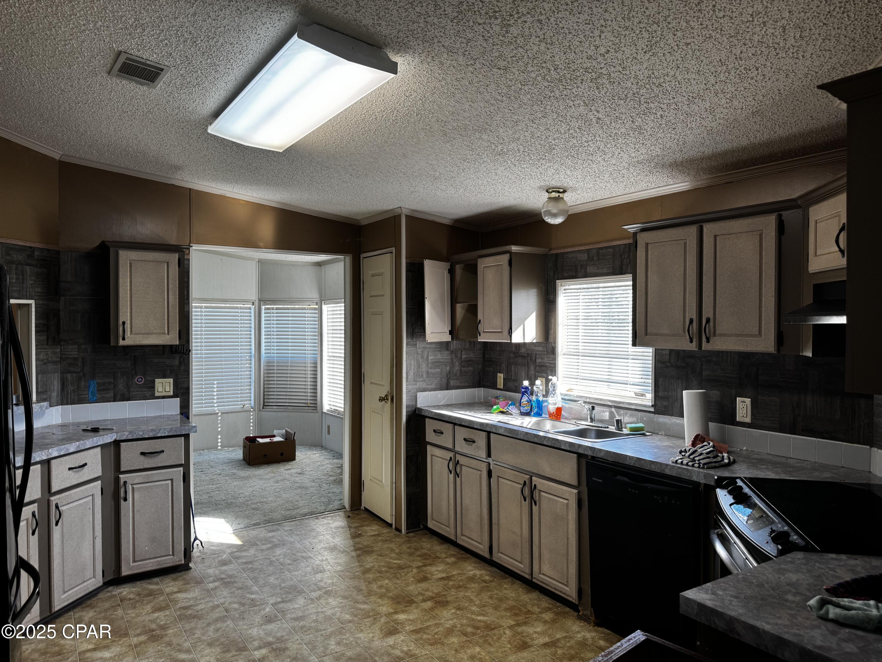 Image 15 For 2929 Avon Road