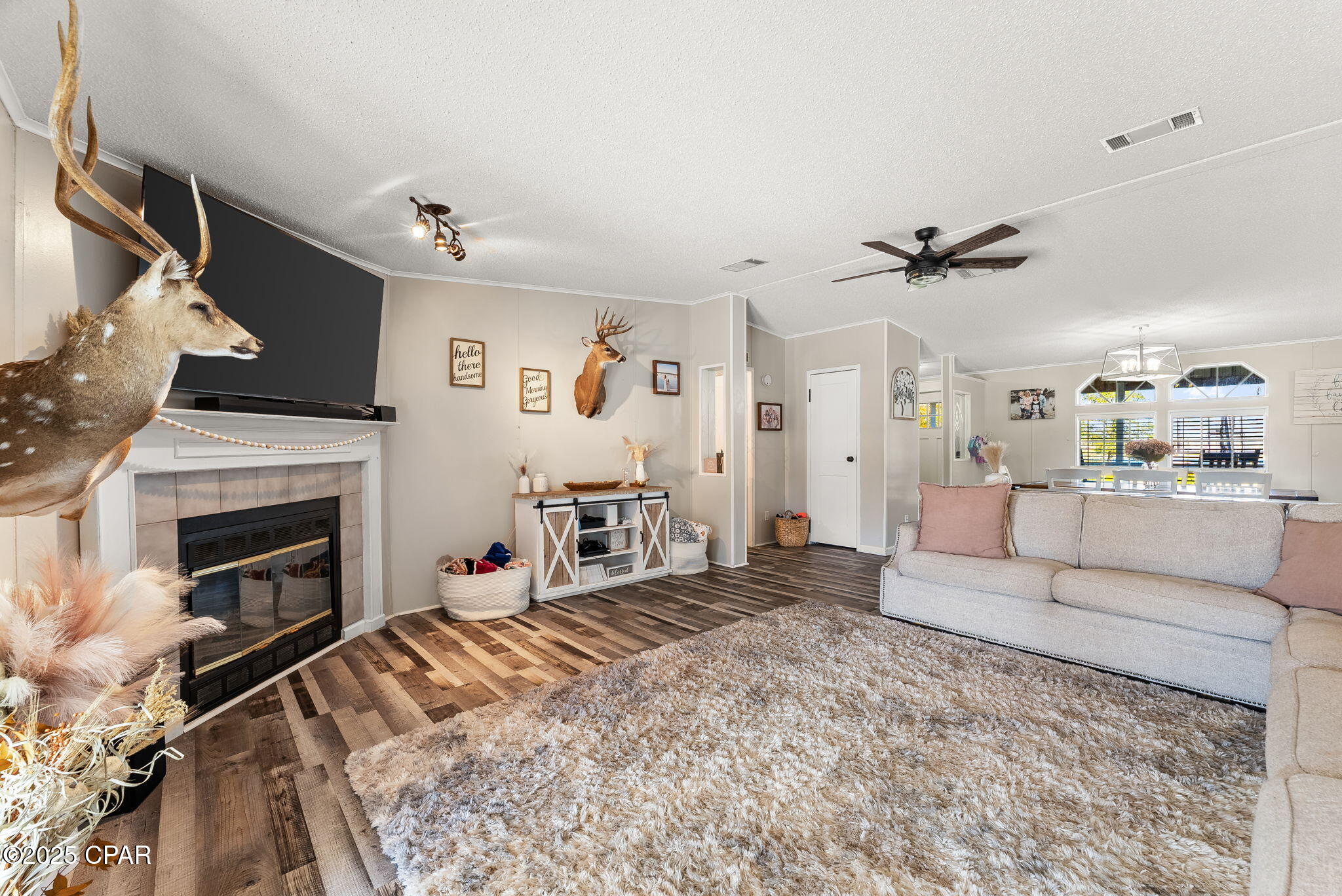 9svrpvwsihinjlqjzjog7qofowrxvsi5n_shjsbsqkw