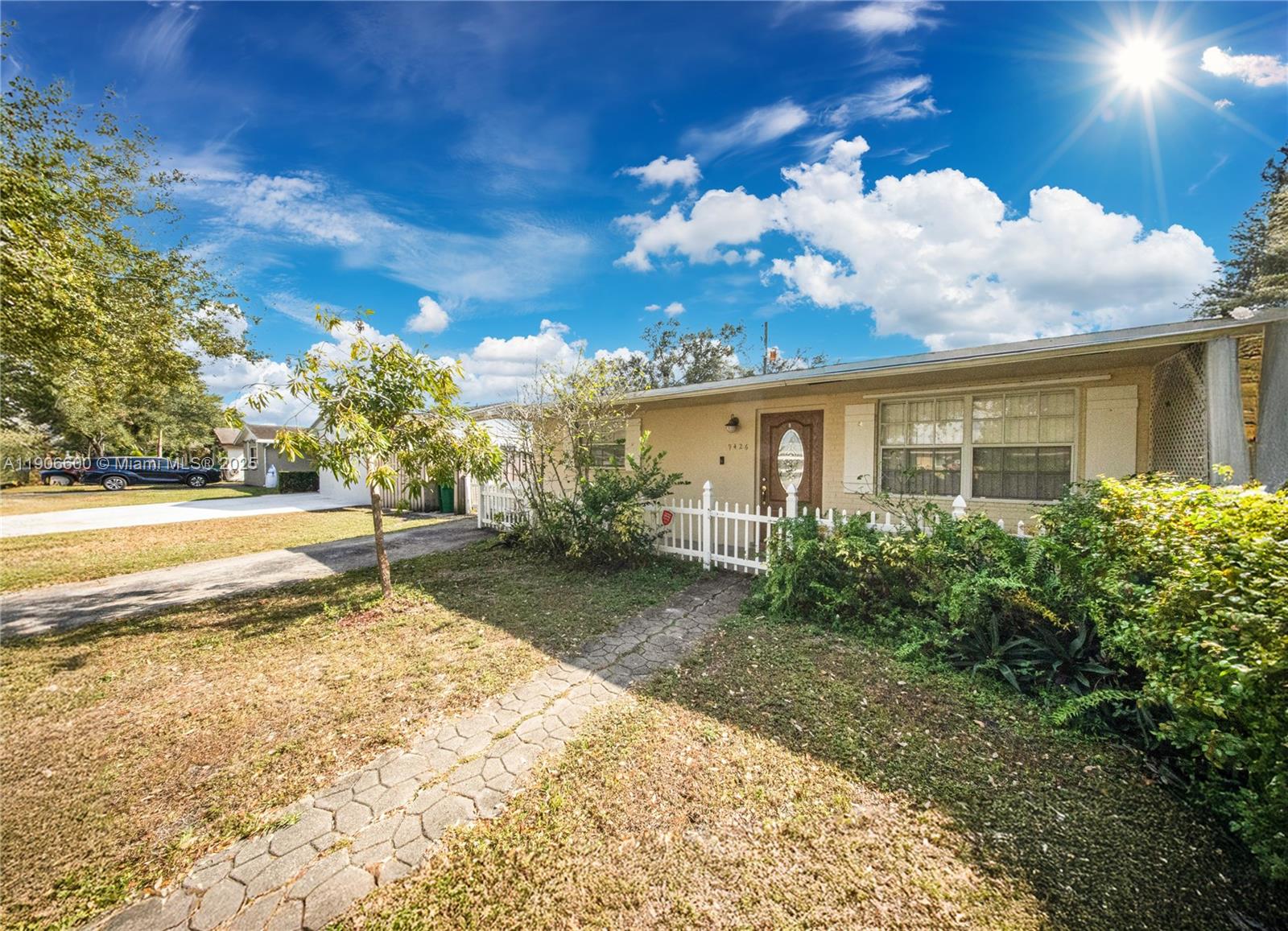 9426 52nd St, Cooper City, Florida 33328