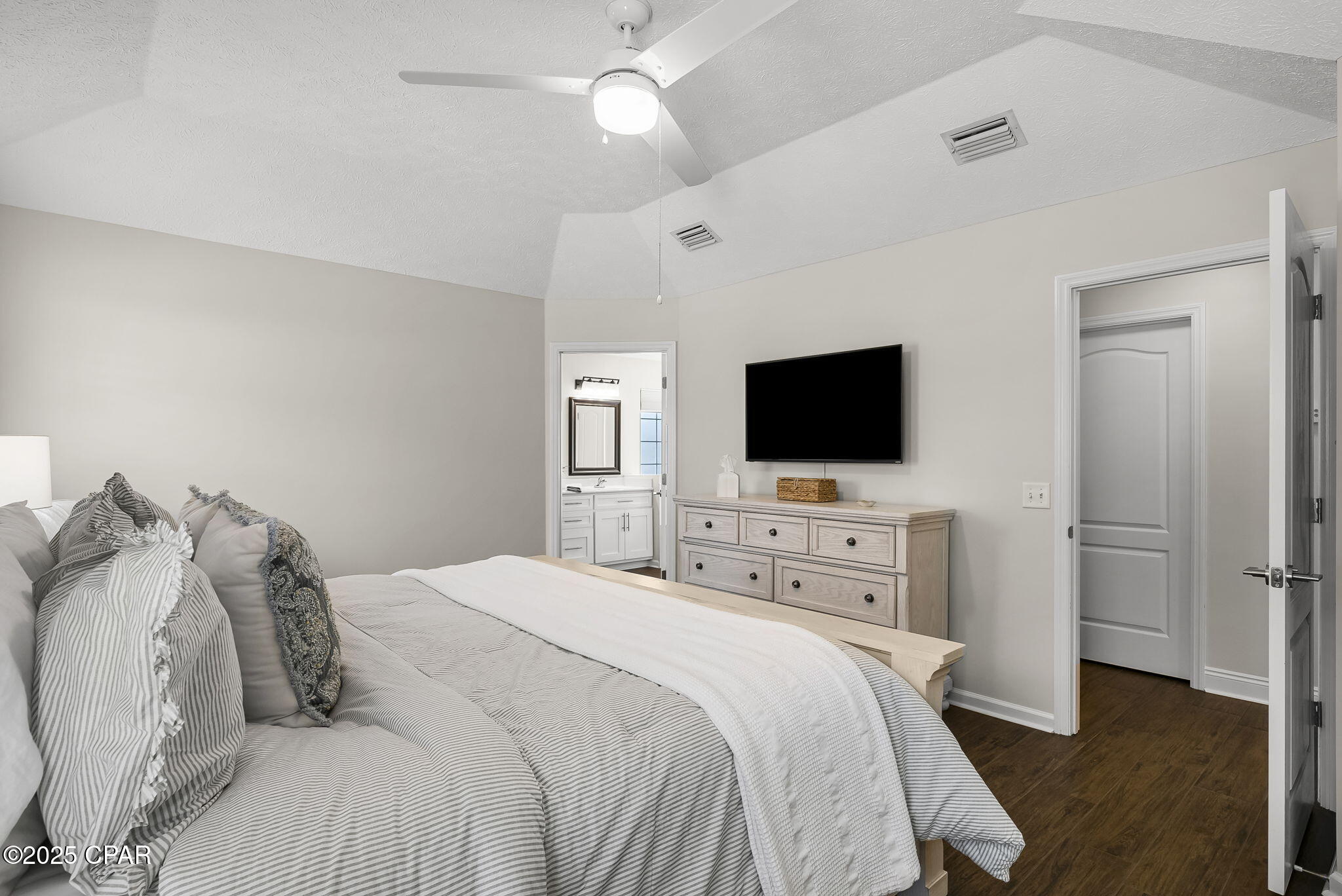 Jonj9kjdegrddwbj_cyeeq1xyjiirebxggahu42hyt4