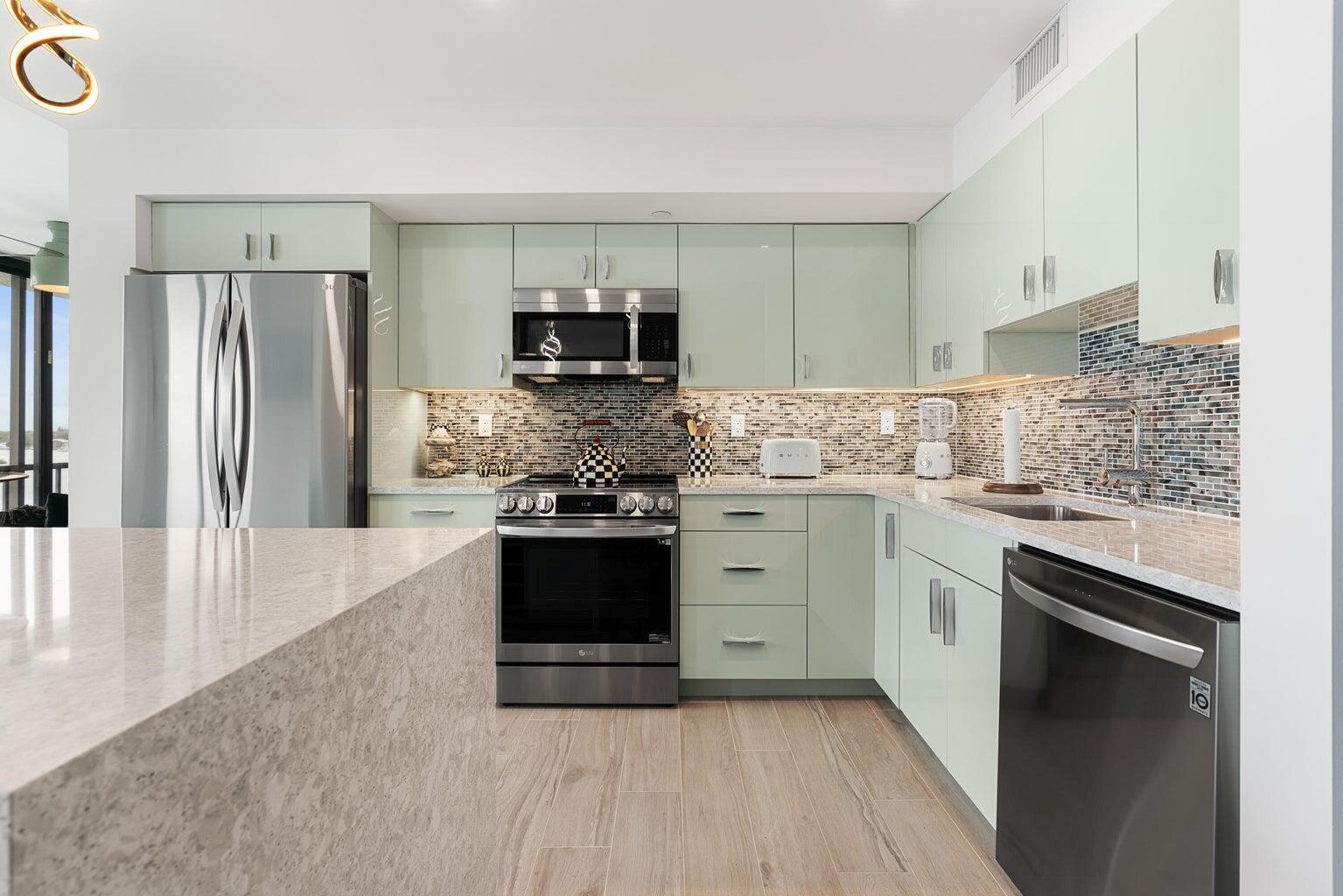 Image to showcase the property located at 1542 Jupiter Cove Drive 604c