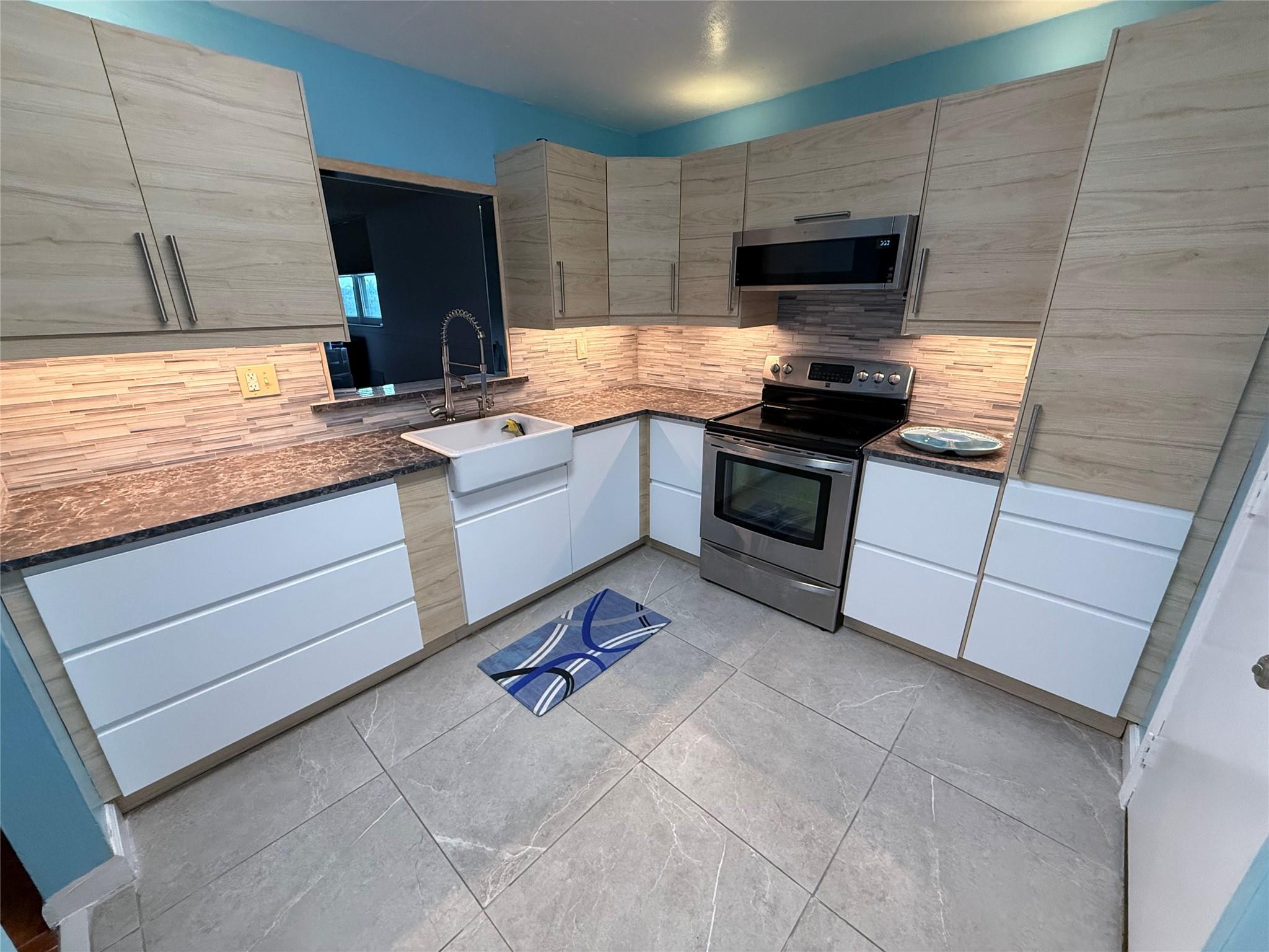 Polynesian Gardens Condo