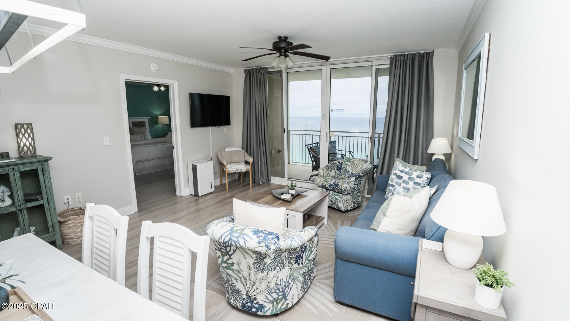 Soij43vxn41xemfeot0jpgjoy_wowttb Busfyqjwj8