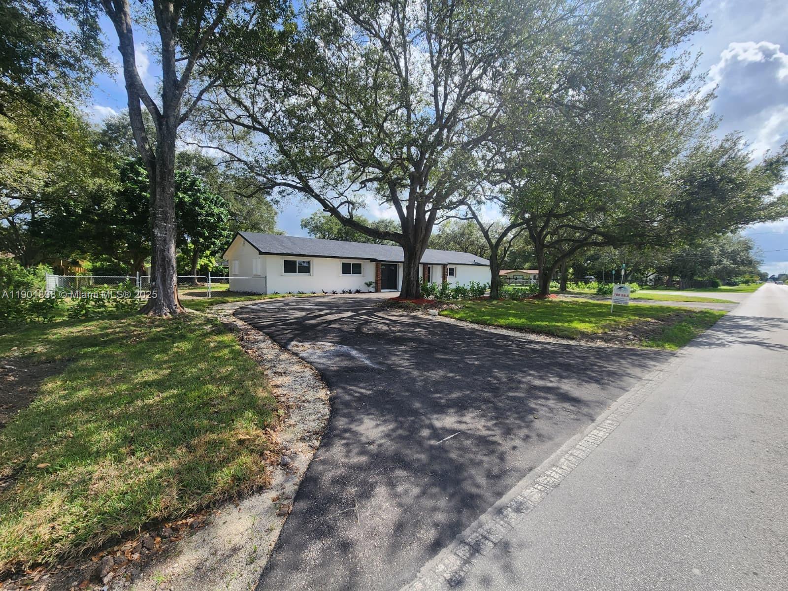 For Sale – Stunning Fully Remodeled 5-Bedroom, 3-Bathroom Home on Over Half an Acre
Discover luxury and comfort in this beautifully remodeled home, where every detail has been thoughtfully designed, featuring elegant porcelain floors, a modern open-concept kitchen with quartz countertops, stainless steel appliances, and a built-in wine cooler on the island.
The bathrooms are truly exceptional, designed with elegance to everyday living.
Outside, you’ll find plenty of space to enjoy the outdoors, including two open garages, one enclosed garage, a dedicated workspace, and a shed. The large yard offers room for a pool, boat parking, or even an RV.
This move-in ready home blends modern design, functionality, and space — a rare find you don’t want to miss.