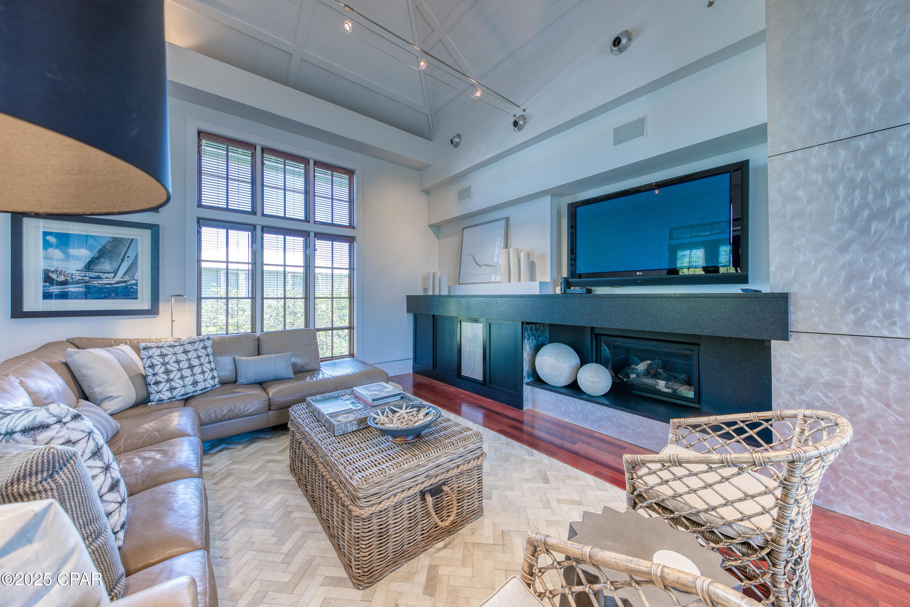 Image 23 For 210 Village Way