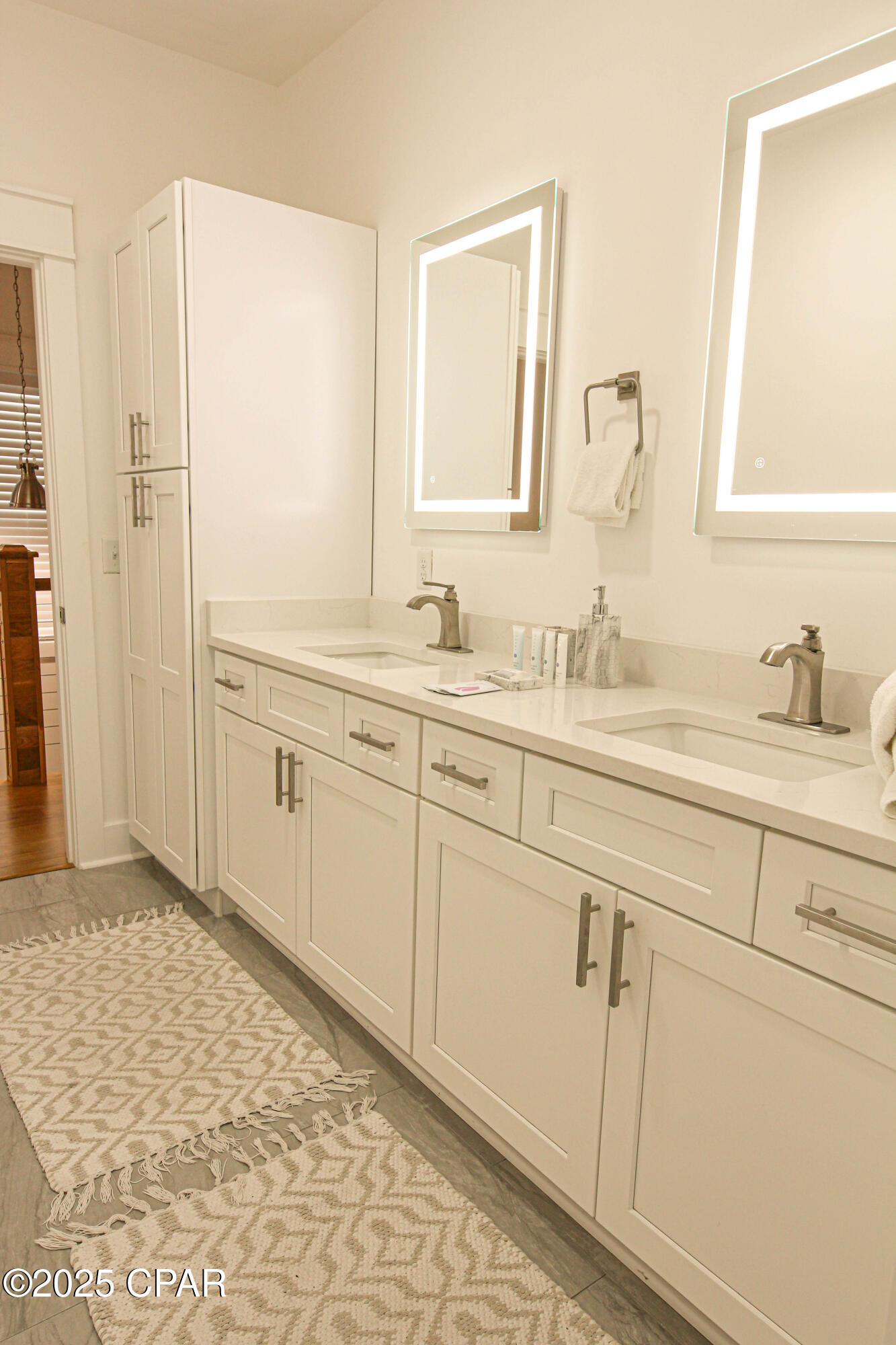 Bsbadquao8fa9wcbgdvydgdw  9f60qteybkw0_id_g