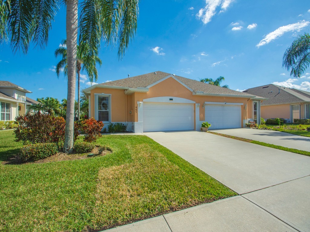 Reduced and motivated!  Citrus Springs.... a premier community along Florida's Treasure coast in the ocean side city of Vero Beach! This clean and quaint 3/2 Villa w/ water views of Lake Valencia has a split floor plan. a large kitchen with new granite countertops and sink, interior laundry room with a utility sink, new carpeting, a 2020 ROOF and more! Amenities include a large pool, that's heated in the winiter, TONS of social groups including a pickleball group, tennis, a library, your own lawn care, sidewalks for walking throughout the neighborhood, the list goes on! Call today.