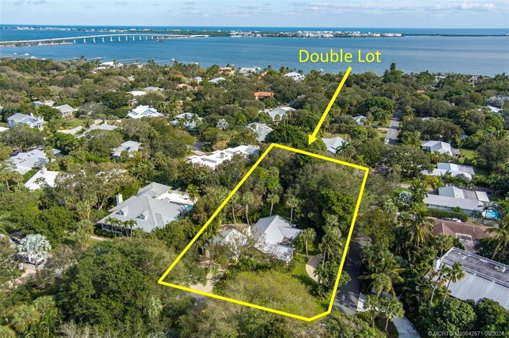 24 N Via Lucindia Drive, Sewalls Point, FL 34996