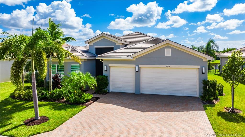 11909 SW Hunter Hill Avenue, Port Saint Lucie, FL 