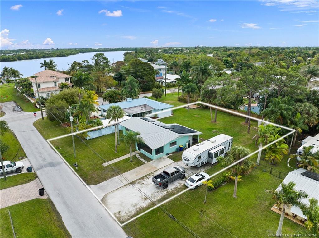 872 SW 30th Street, Palm City, FL 