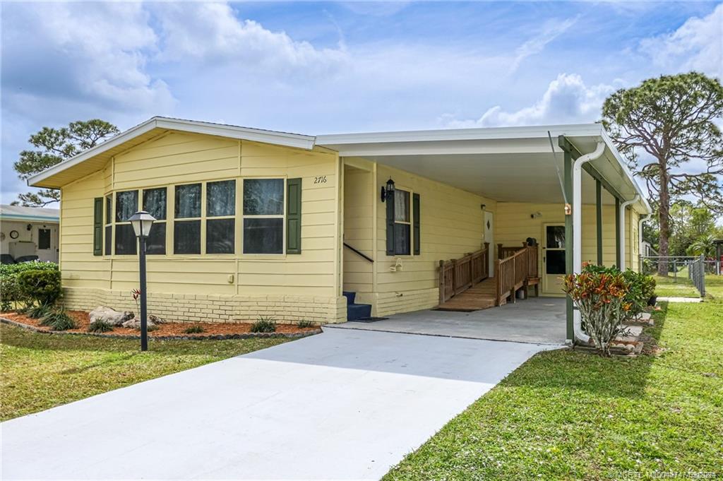 2716 SW Toronado Trail, Stuart, FL 