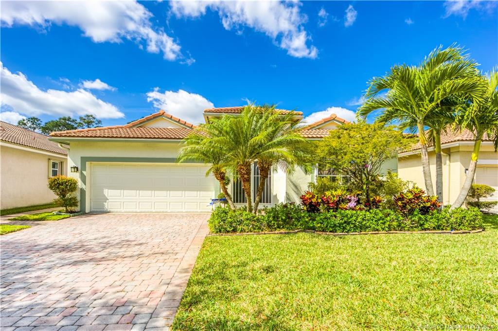 6807 SE Twin Oaks Circle, Stuart, FL 