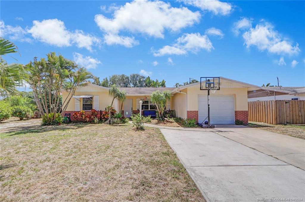 1686 SE 10th Street, Stuart, FL, 34996 | MLS# M20044548 | William Raveis