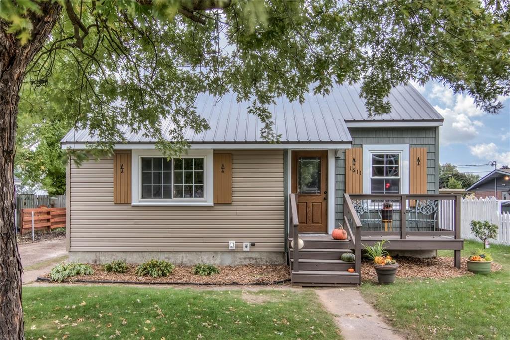 1611 Margaret Street , Eau Claire, WI