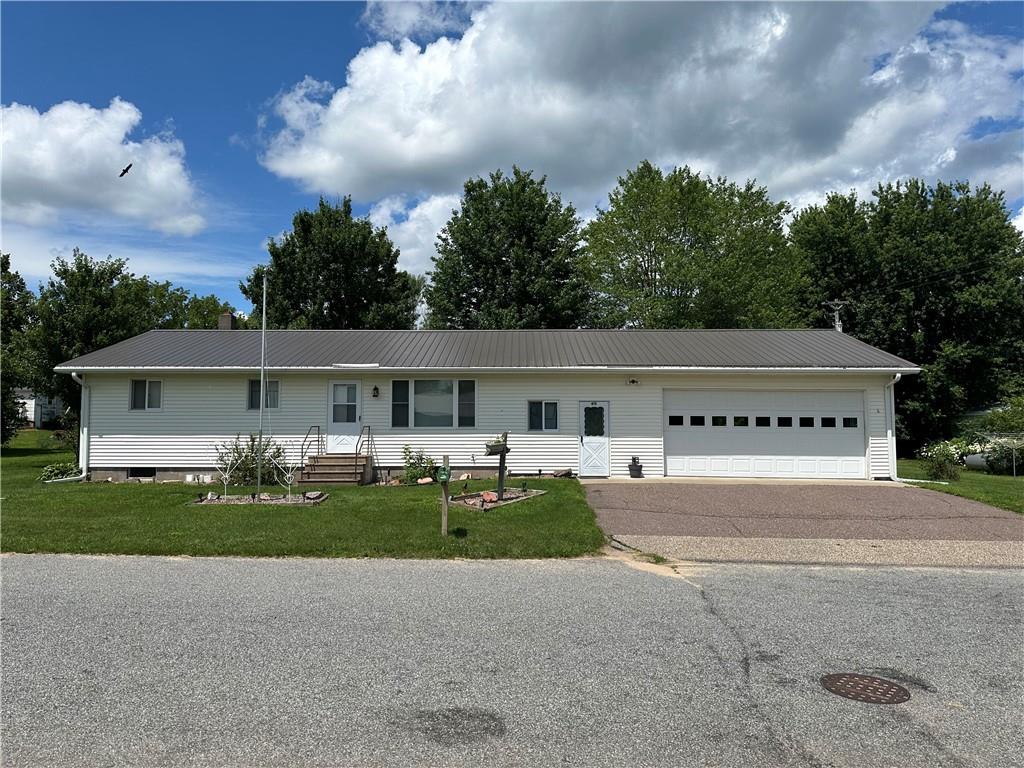 415 4th Street , Fairchild, WI