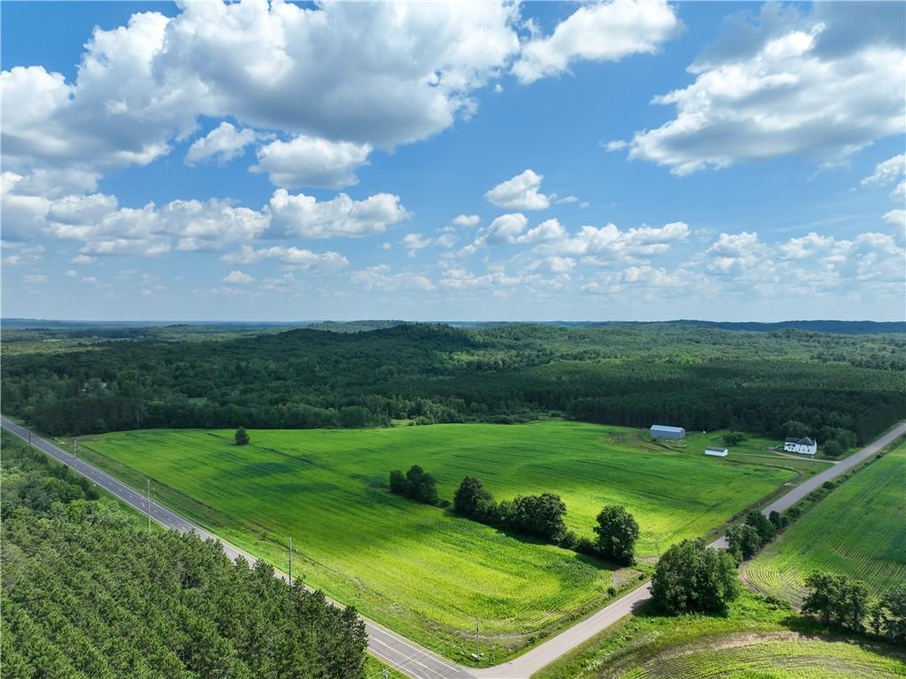  Oak Knoll Road , Fall Creek, WI