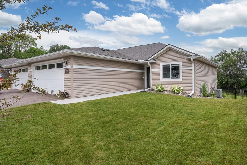 1338 Juniper Place , Eau Claire, WI