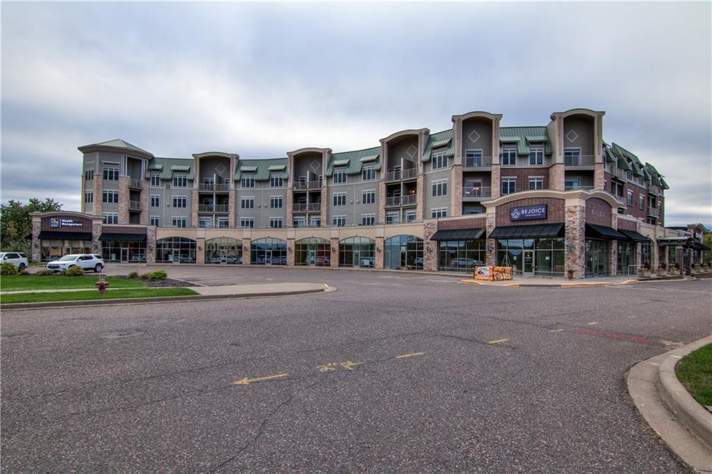 401 Pinnacle Way, Eau Claire, WI