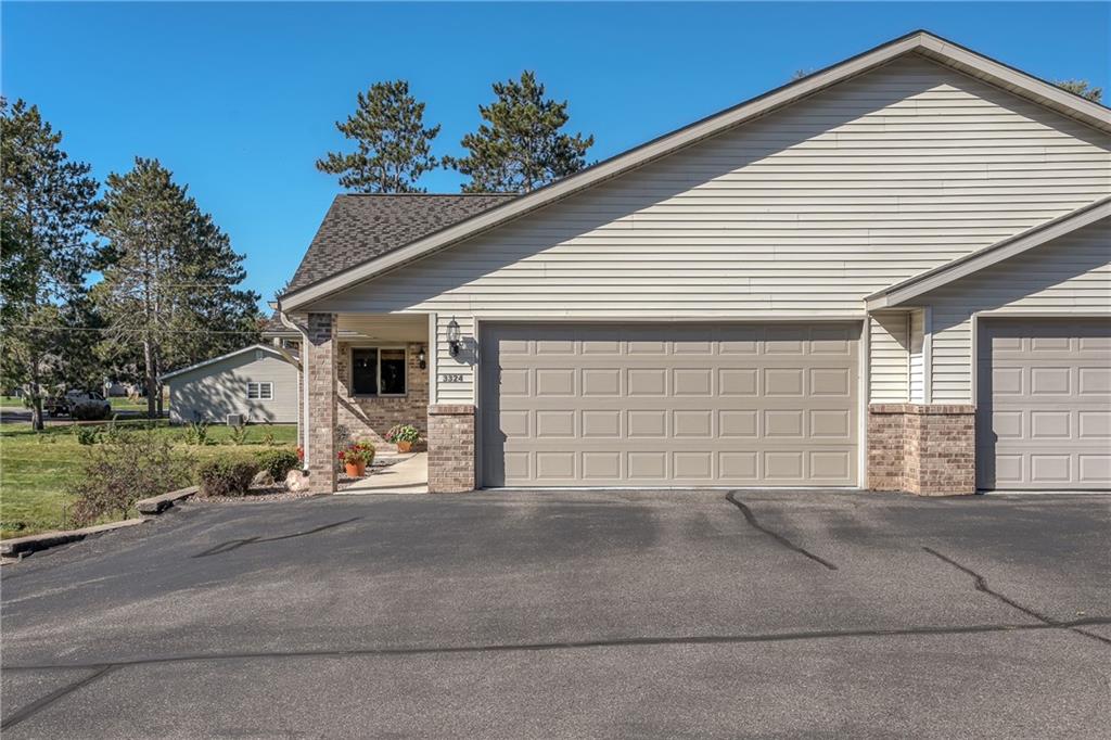 3324 Alf Court , Eau Claire, WI