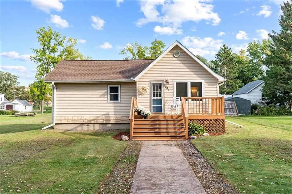 341 7th Avenue , Clear Lake, WI