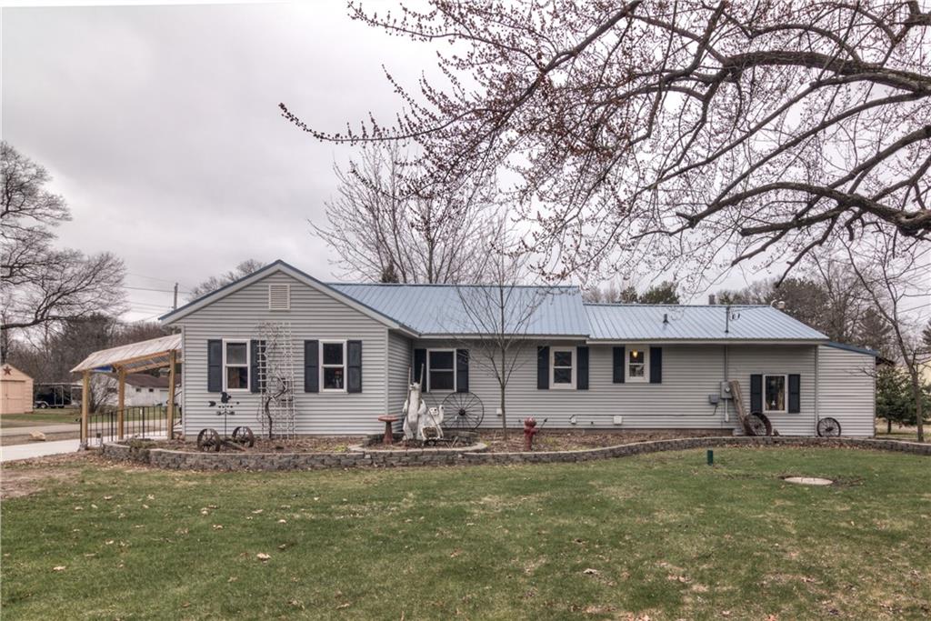 3965 River Drive , Eau Claire, WI