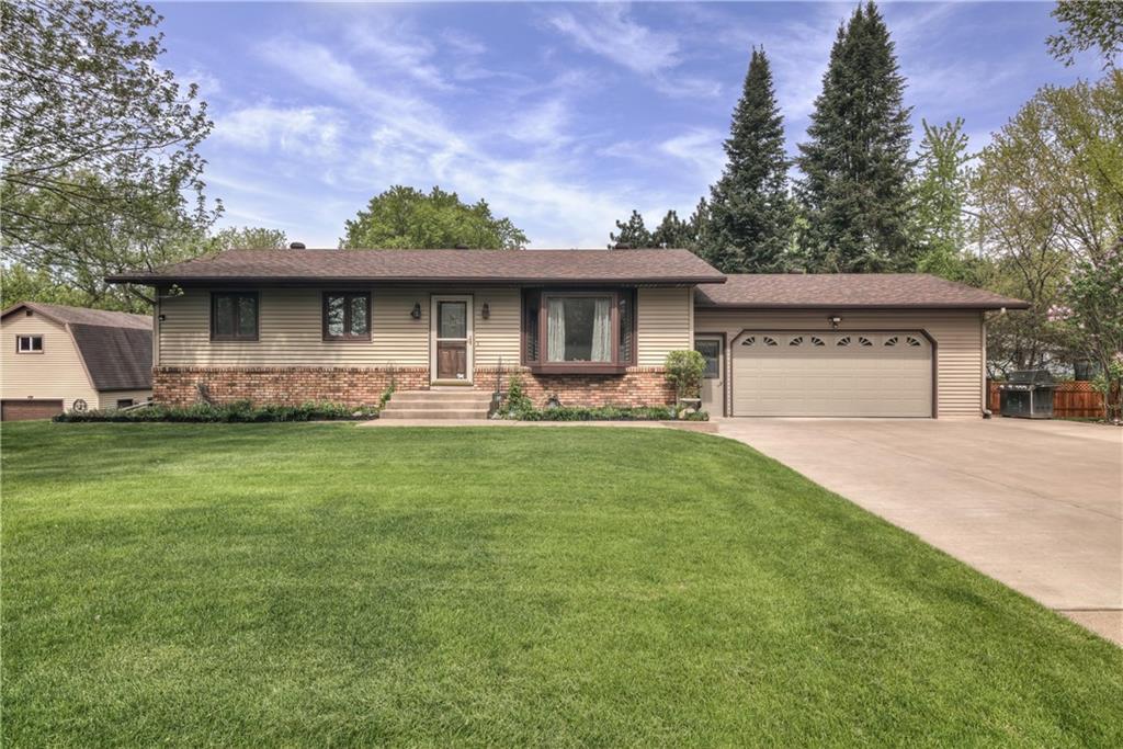 3912 High View Drive , Eau Claire, WI