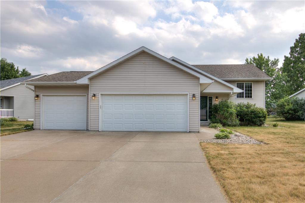 2957 W Hoyem Lane , Eau Claire, WI