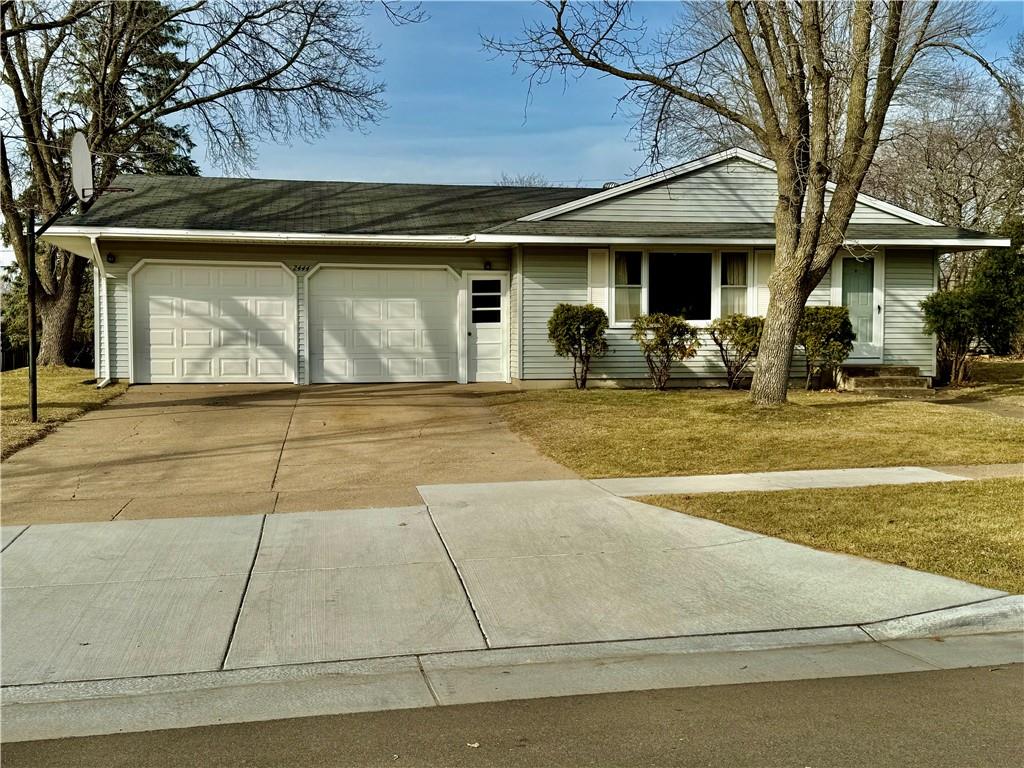 2444 Daniels Avenue , Altoona, WI