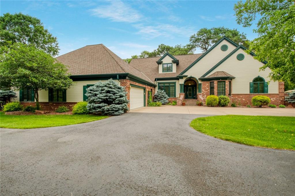 3240 Davis Drive, Eau Claire, WI