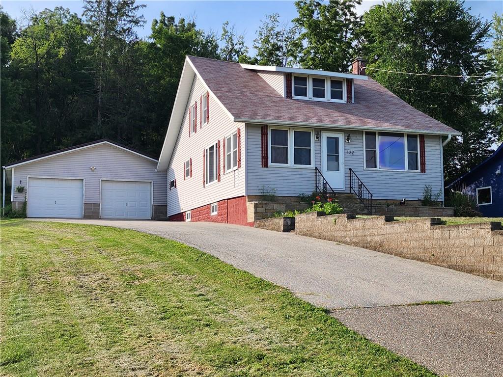 132 3rd Street , Hixton, WI