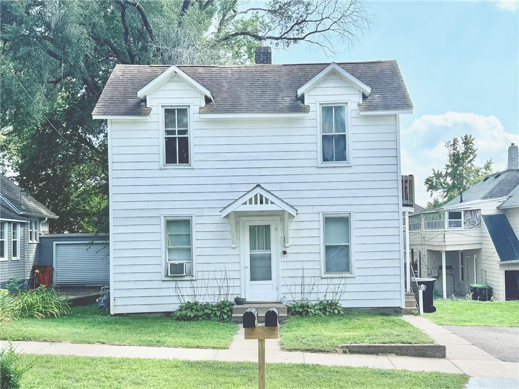 1405 Summit Street , Eau Claire, WI