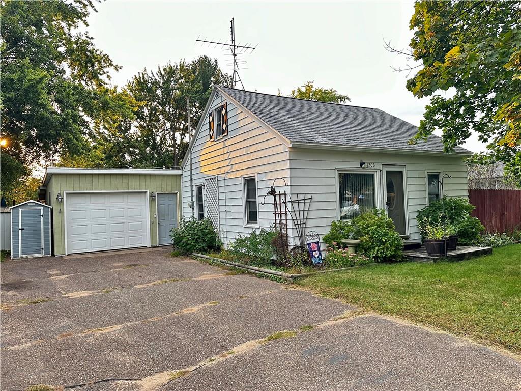 4590 138th Street , Chippewa Falls, WI