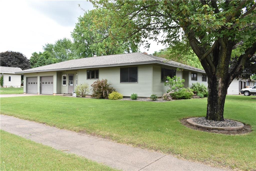 1429 Smith Court , Bloomer, WI