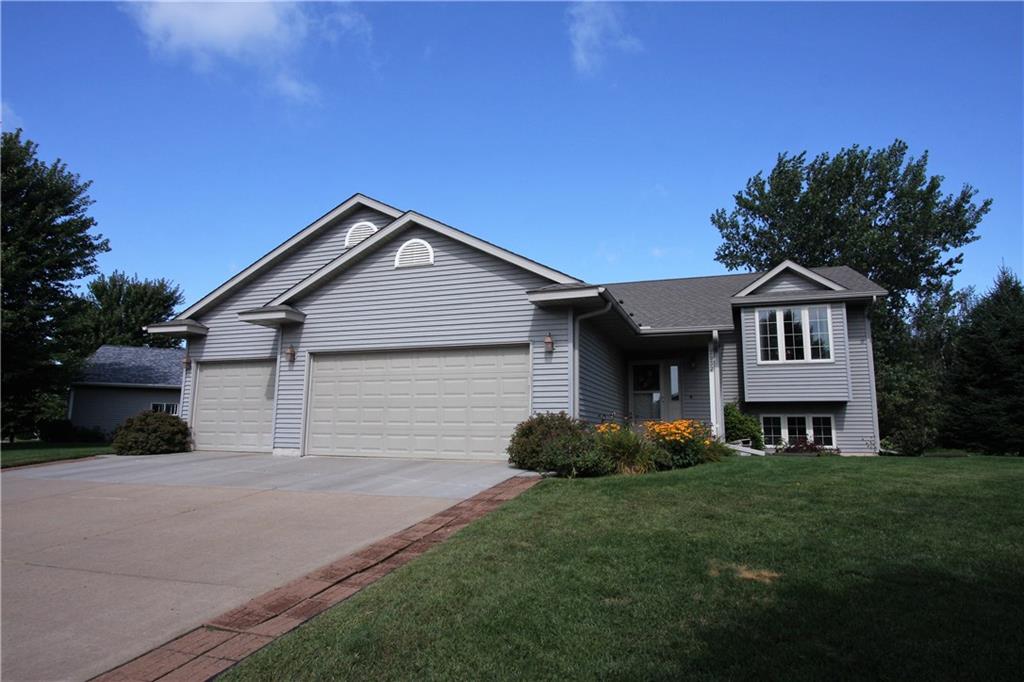 2932 W Hoyem Lane , Eau Claire, WI