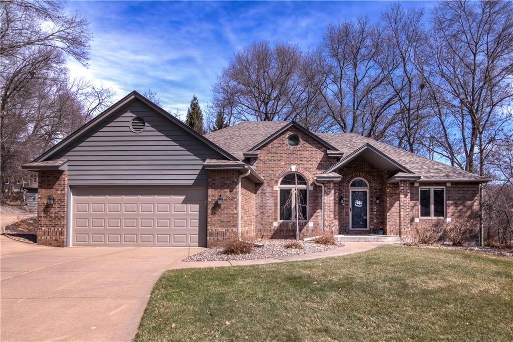 2827 Charleston Court , Eau Claire, WI