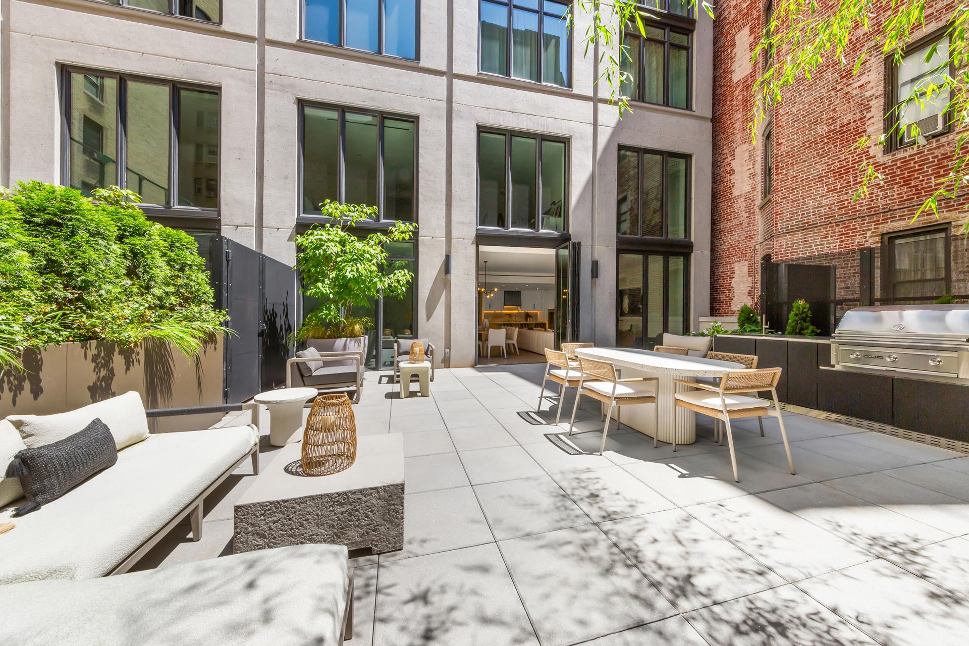 2505 Broadway 2A, Upper West Side, Upper West Side, NYC - 4 Bedrooms  
4 Bathrooms  
8 Rooms - 