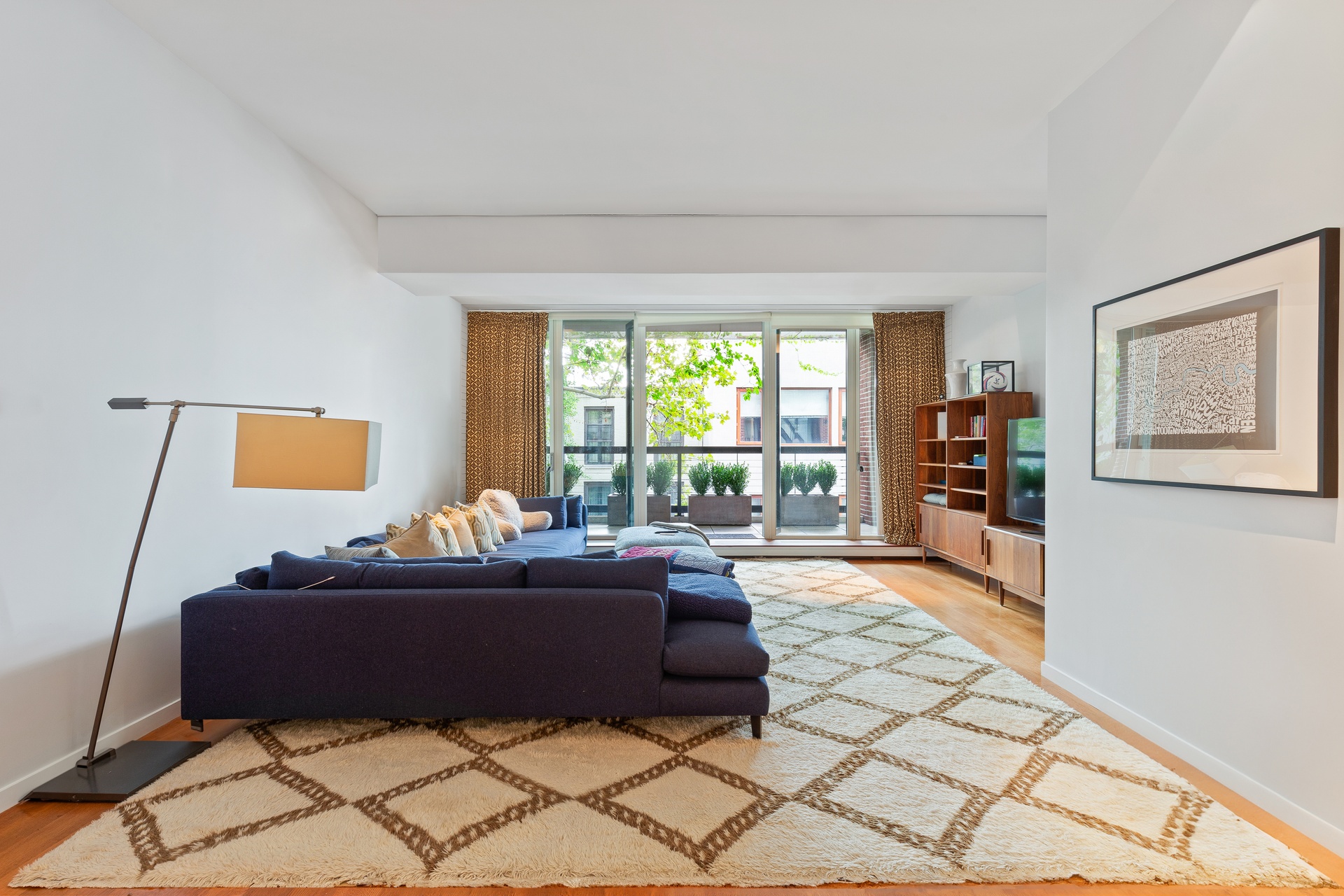 219 East 67th Street 3-Flr, Upper East Side, Upper East Side, NYC - 3 Bedrooms  
4.5 Bathrooms  
7 Rooms - 