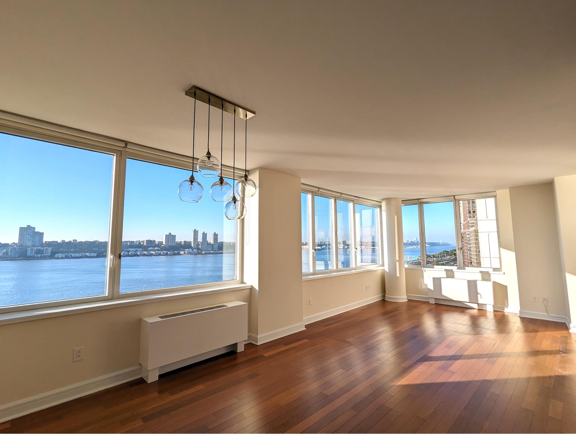 100 Riverside Boulevard 12F, Lincoln Square, Upper West Side, NYC - 3 Bedrooms  
2 Bathrooms  
5 Rooms - 