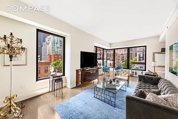 301 East 50th Street 4B, Midtown East, Midtown East, NYC - 2 Bedrooms  
2.5 Bathrooms  
5 Rooms - 