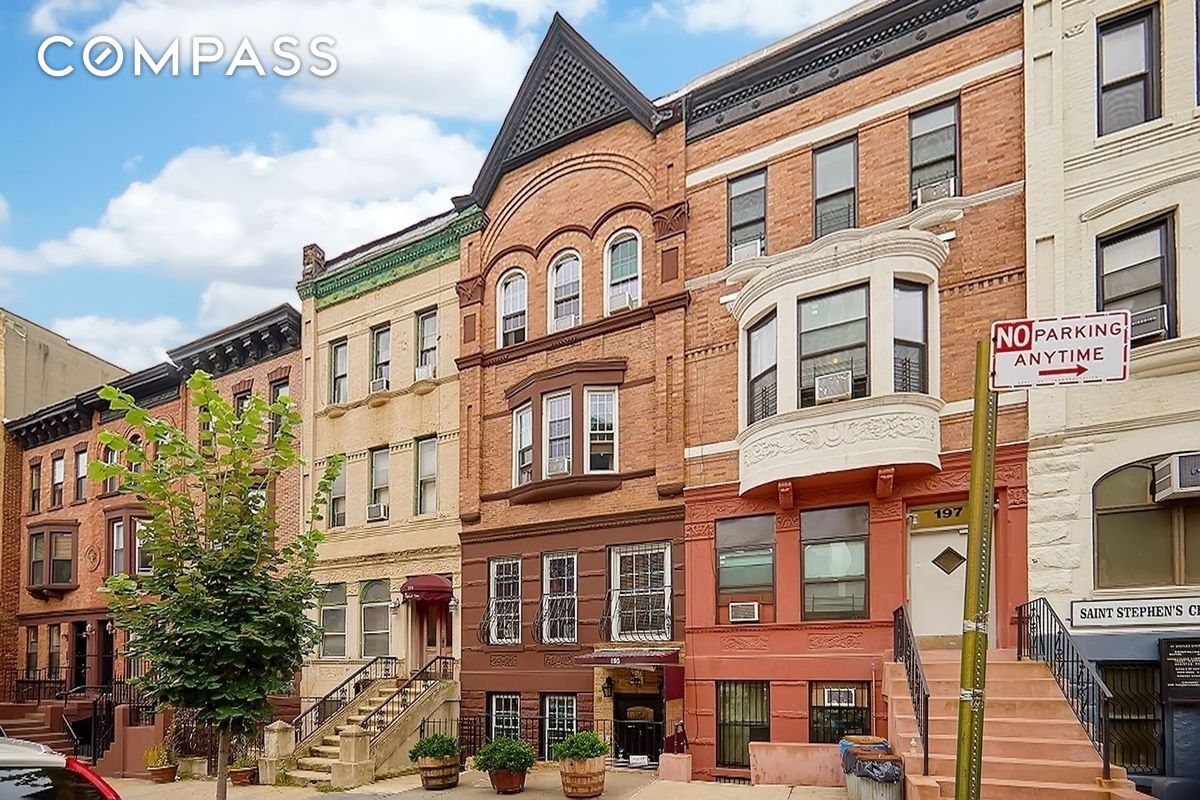 195 Edgecombe Avenue, Central Harlem, Upper Manhattan, NYC - 6 Bedrooms  
6 Bathrooms  
16 Rooms - 